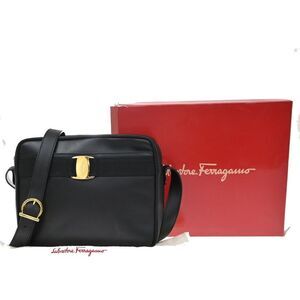 Salvatore Ferragamo Vara Bow Camera Leather Black Leather Shoulder Bag Bag